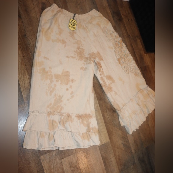 L&B Cream and Brown Cropped Pants - Picture 4 of 5